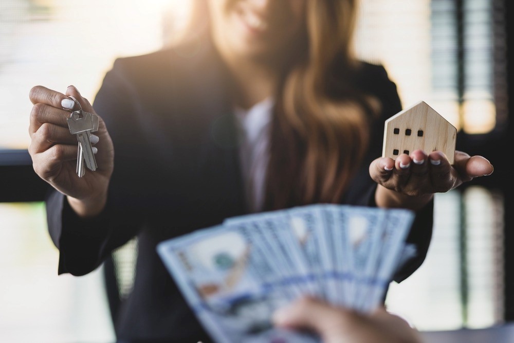 How Much Does a Real Estate Agent Make