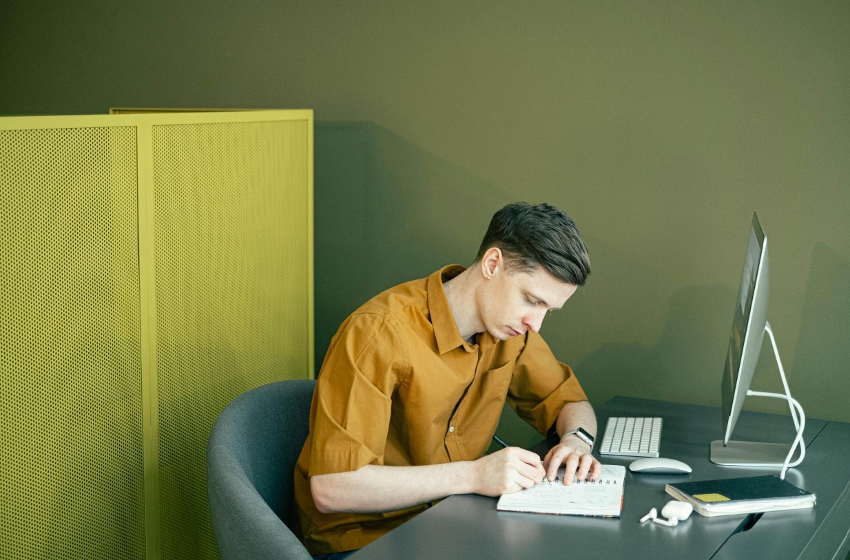 What Education is Required to Be a Real Estate Agent?